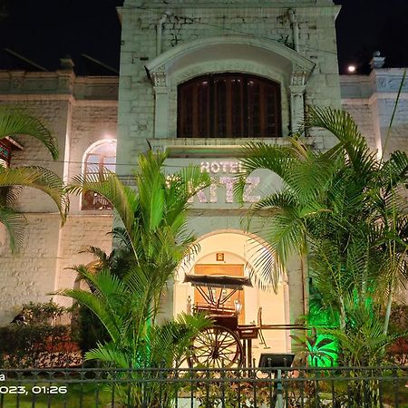 Hotel Ritz Poona Buitenkant foto