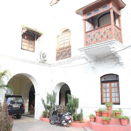 Hotel Ritz Poona Buitenkant foto