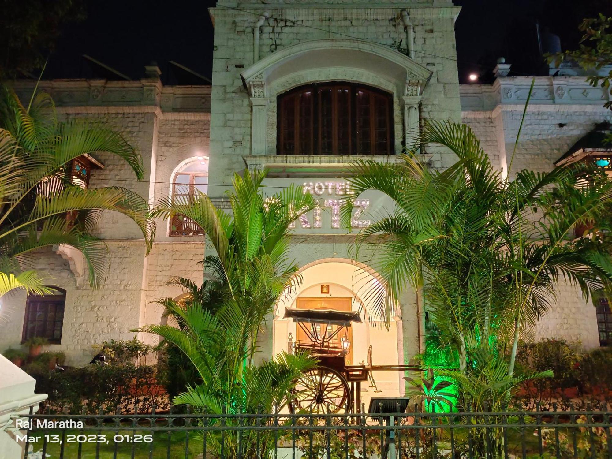 Hotel Ritz Poona Buitenkant foto