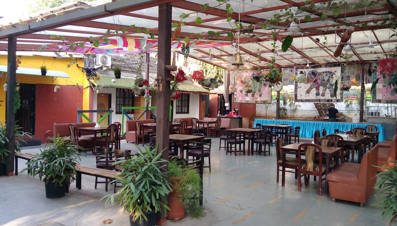 Hotel Ritz Poona Buitenkant foto