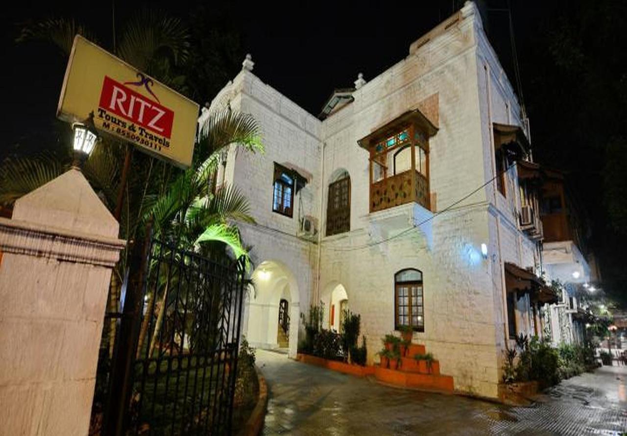 Hotel Ritz Poona Buitenkant foto
